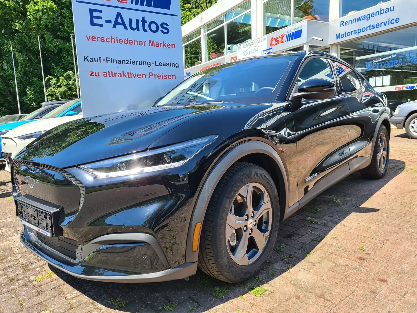 Ford Mustang Mach-E Extended Range - Tech Paket 2 - Pano Noir - 1