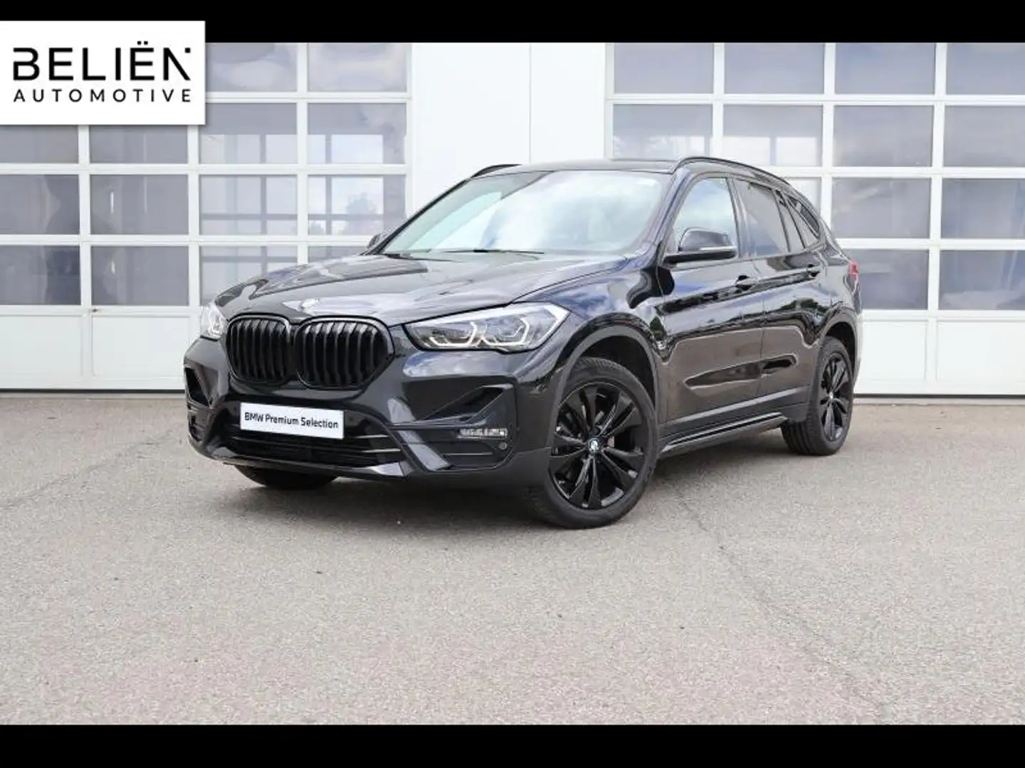 BMW X1 sDrive18i Zwart - 1