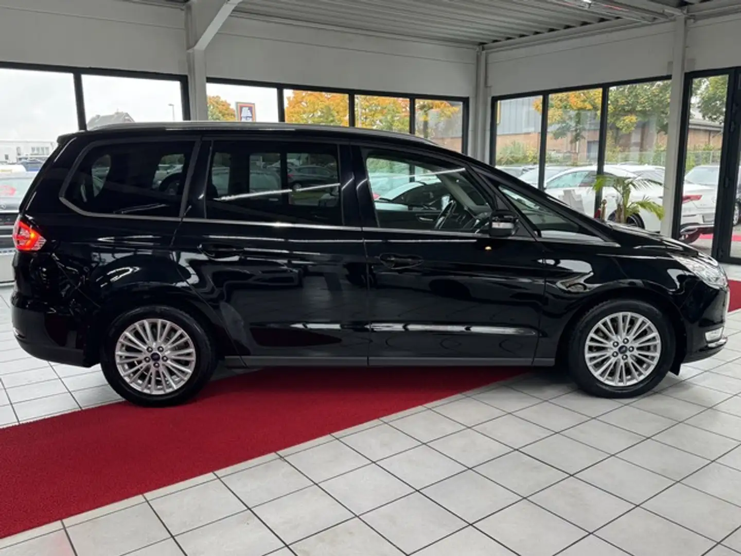 Ford Galaxy 2,0 TDCI Navi+Kamera+Alu+7-Sitzer CarPlay°PDC° T Negru - 2