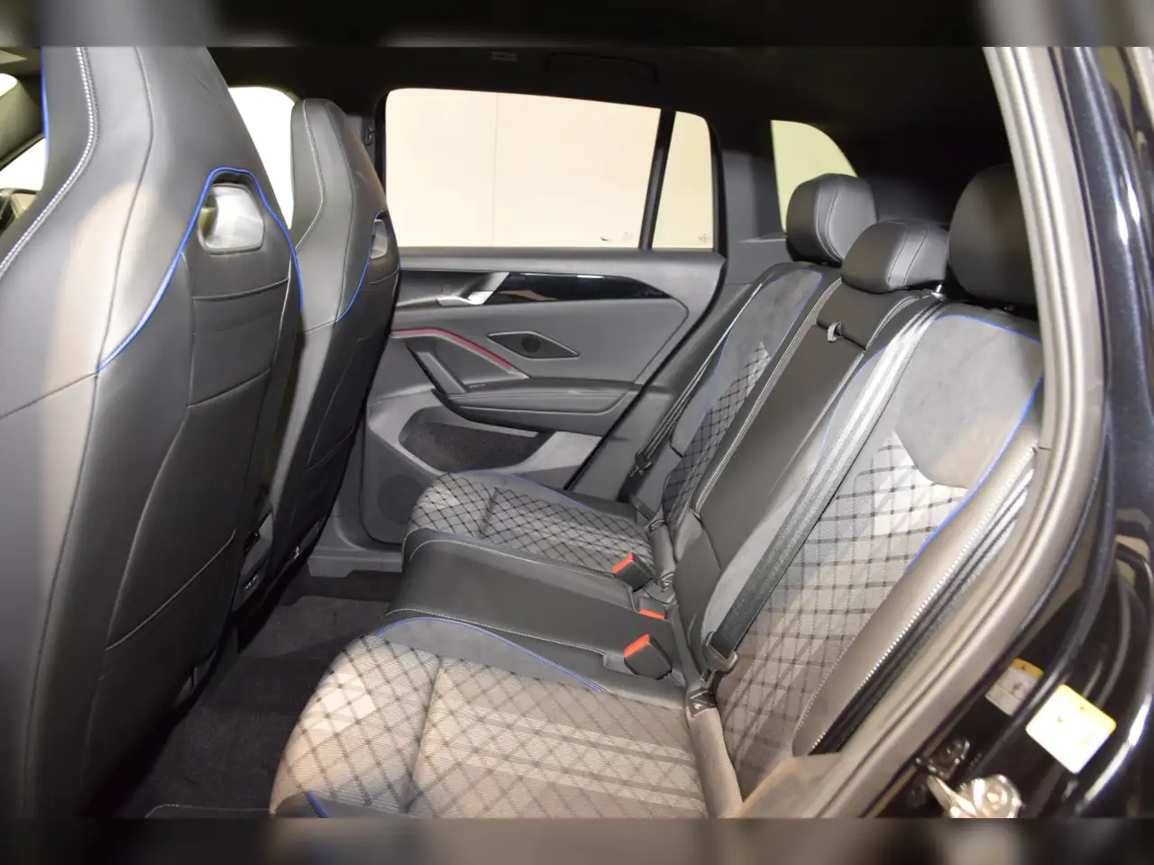 Volkswagen Tiguan TSI R-Line DSG AHK - Panodach - Standheiz. 10