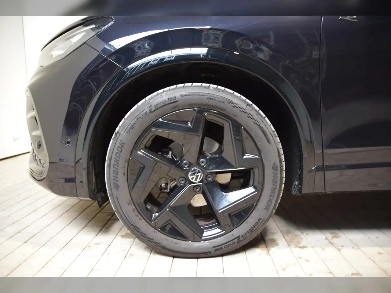 Volkswagen Tiguan TSI R-Line DSG AHK - Panodach - Standheiz. 5