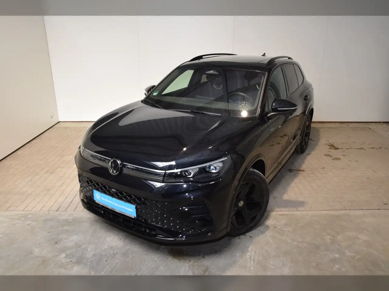 Volkswagen Tiguan TSI R-Line DSG AHK - Panodach - Standheiz. 2