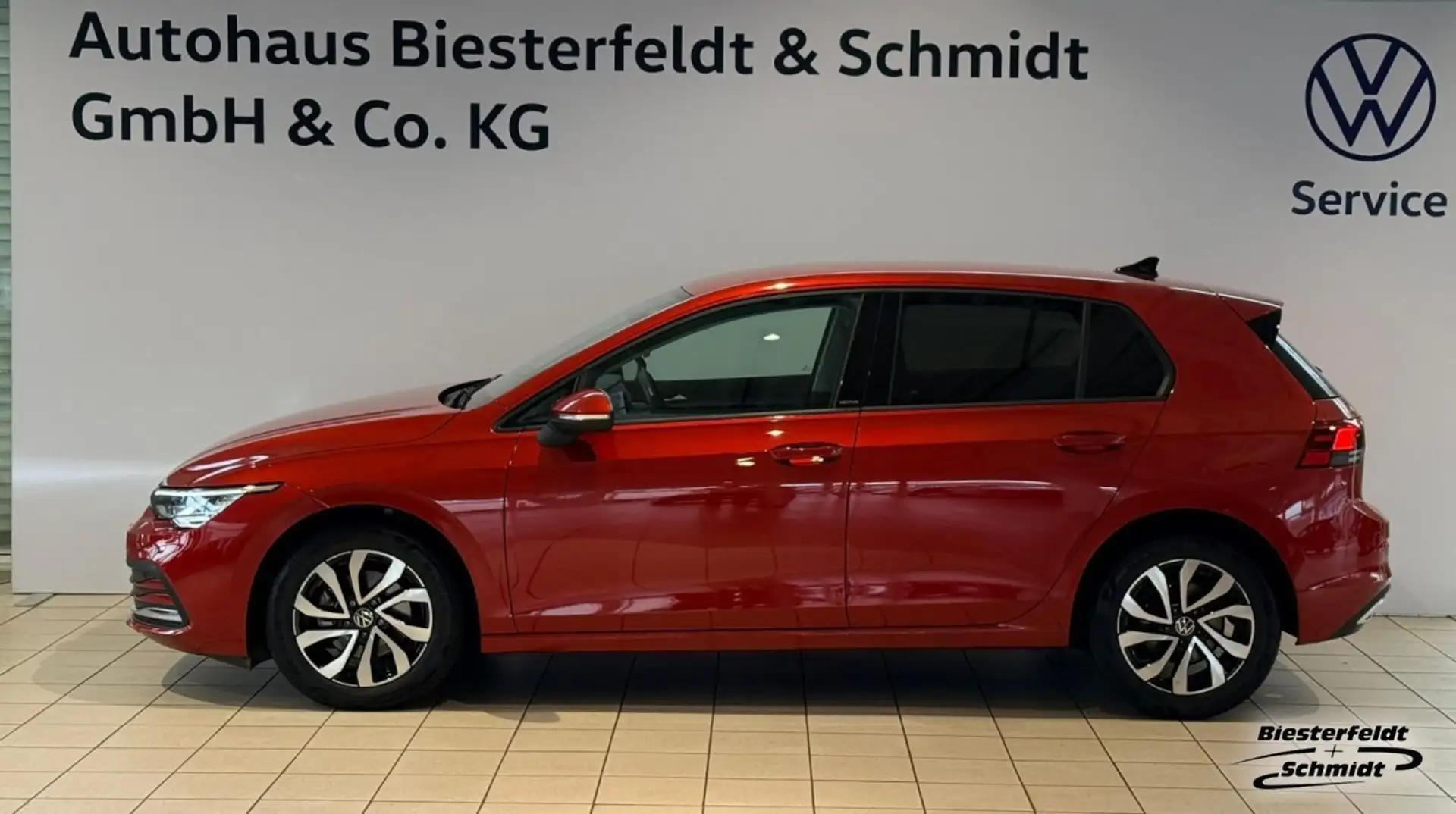 Volkswagen Golf VIII Life 1.0 TSI AHK LED Navi Klima ACC PDC Rood - 1