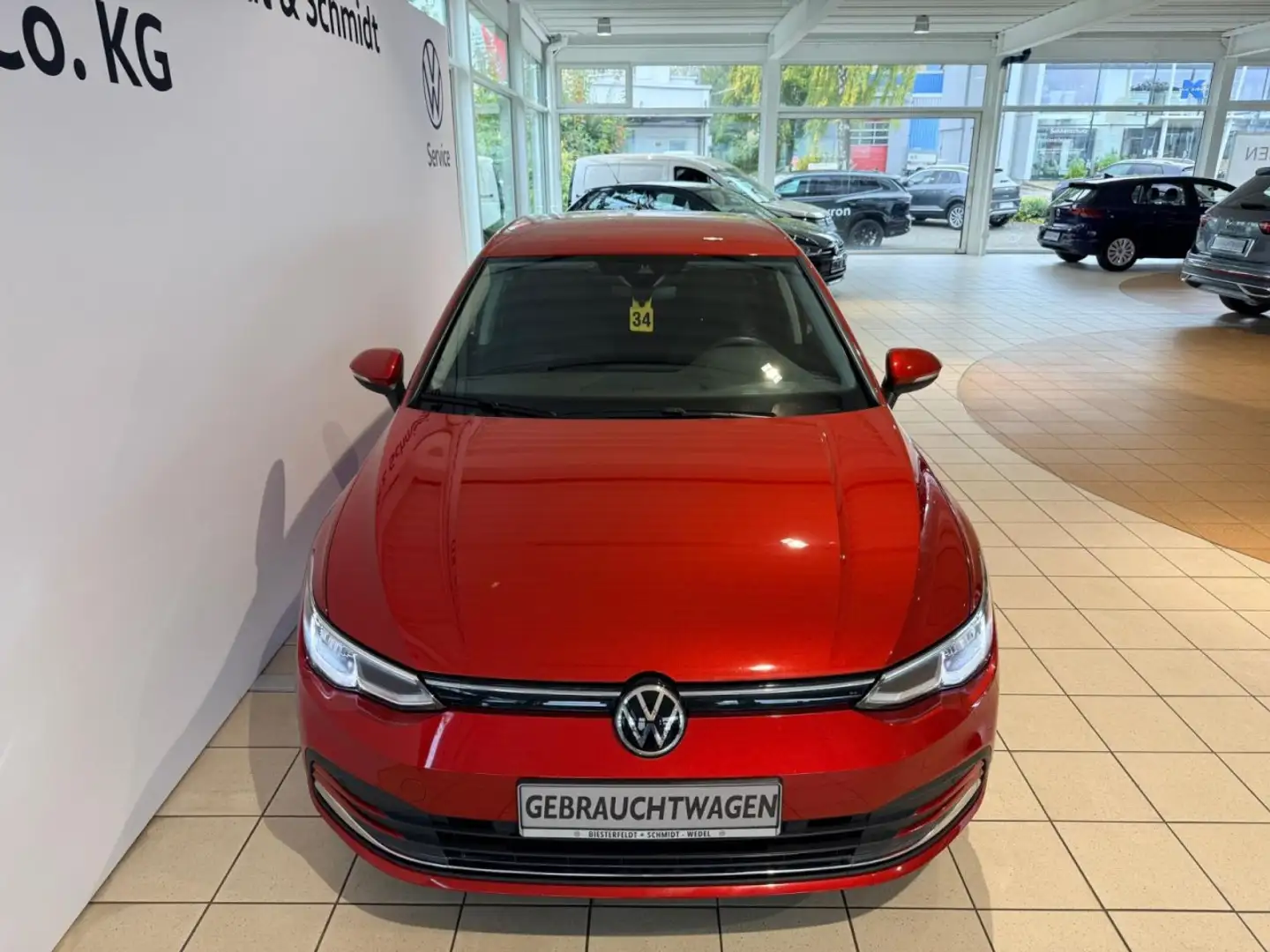 Volkswagen Golf VIII Life 1.0 TSI AHK LED Navi Klima ACC PDC Rood - 2