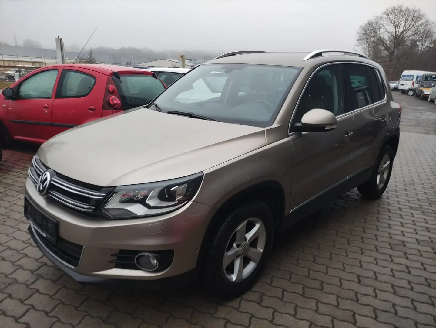 Volkswagen Tiguan Tiguan 2,0 TDI Sport Gelb - 2