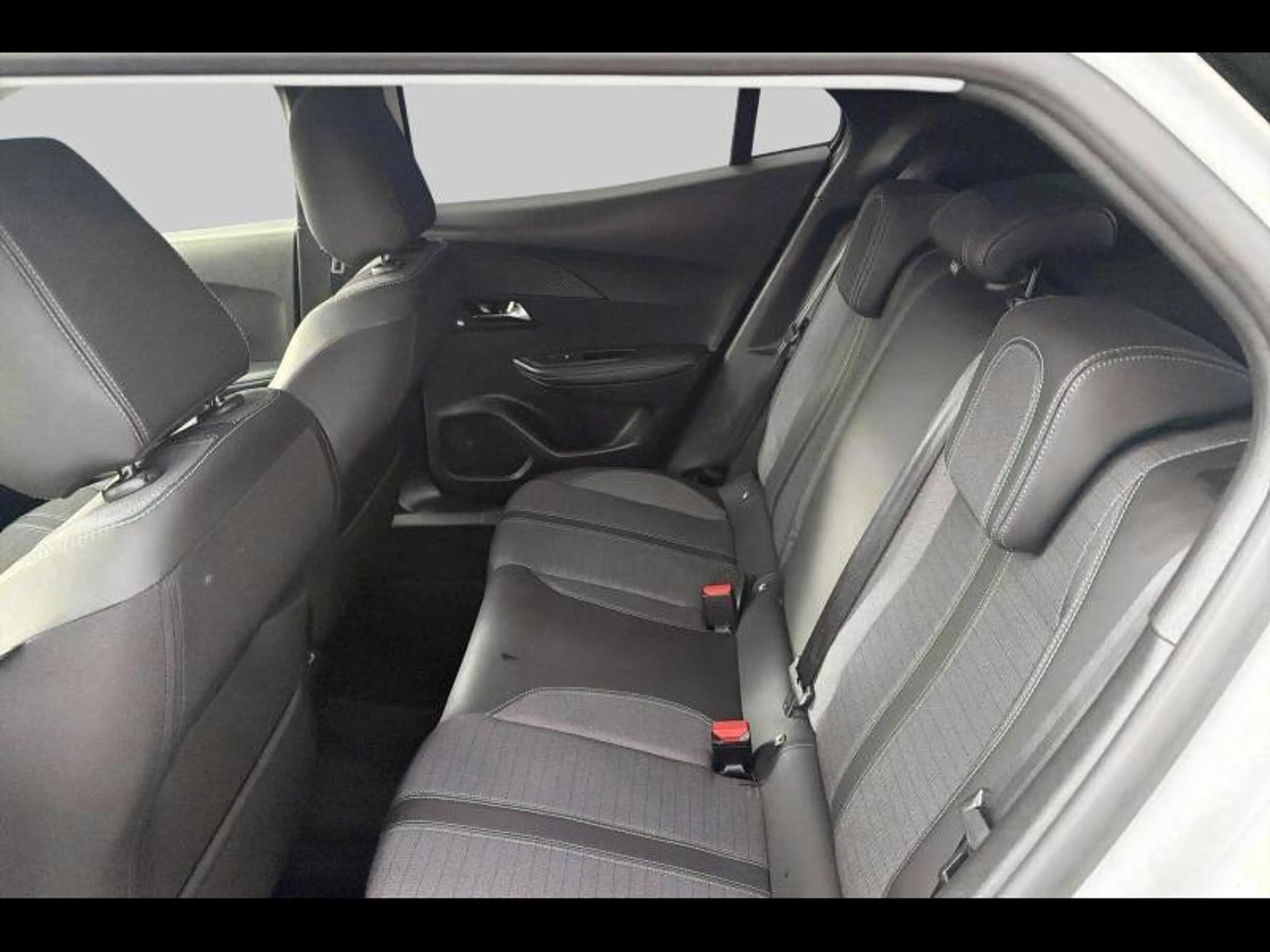 Peugeot 2008 Allure.GPS.CAMERA.CARPLAY/ANDROID AUTO.AIRCO — photo 16