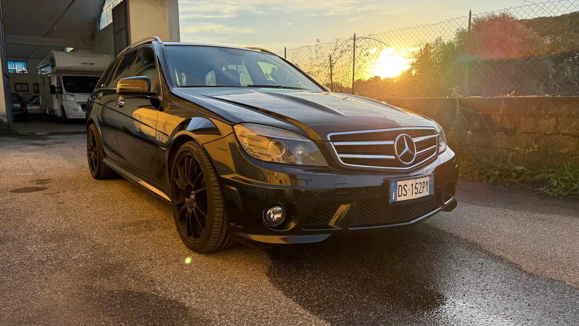 Mercedes-Benz C 63 AMG Station Wagon Černá - 1