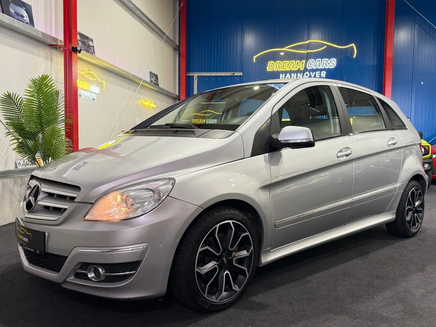 Mercedes-Benz B 200 *PDC*AHK*KLIMA*BLUETOOTH*ALLWETTER*SHZG Argent - 1