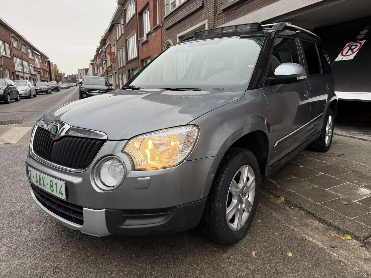 Skoda Yeti 2.0 TDI Elegance PLUS EDITION Gris - 1