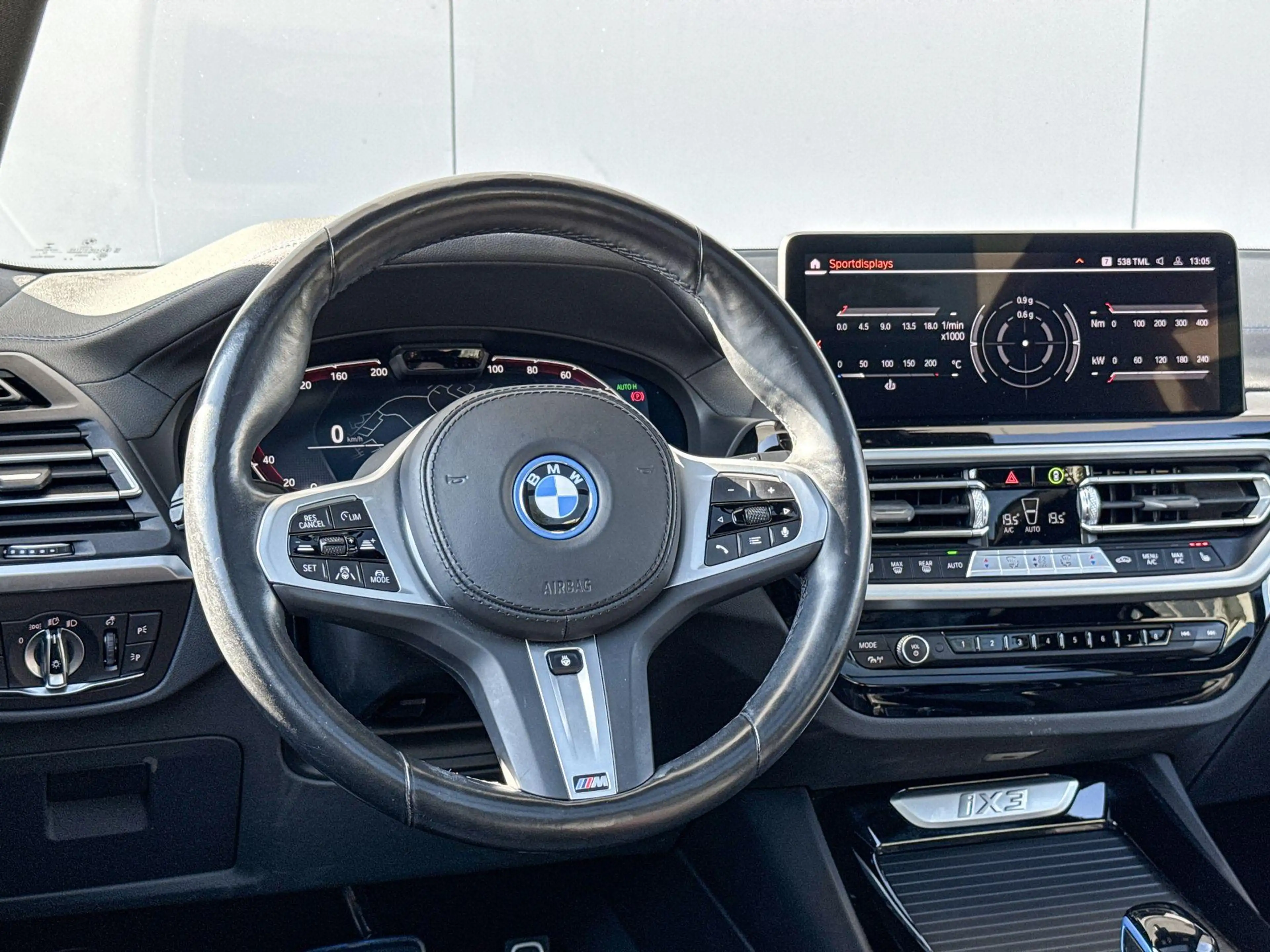 BMW iX3 High Executive / Shadow Line Pack / Driving Assist — photo 13