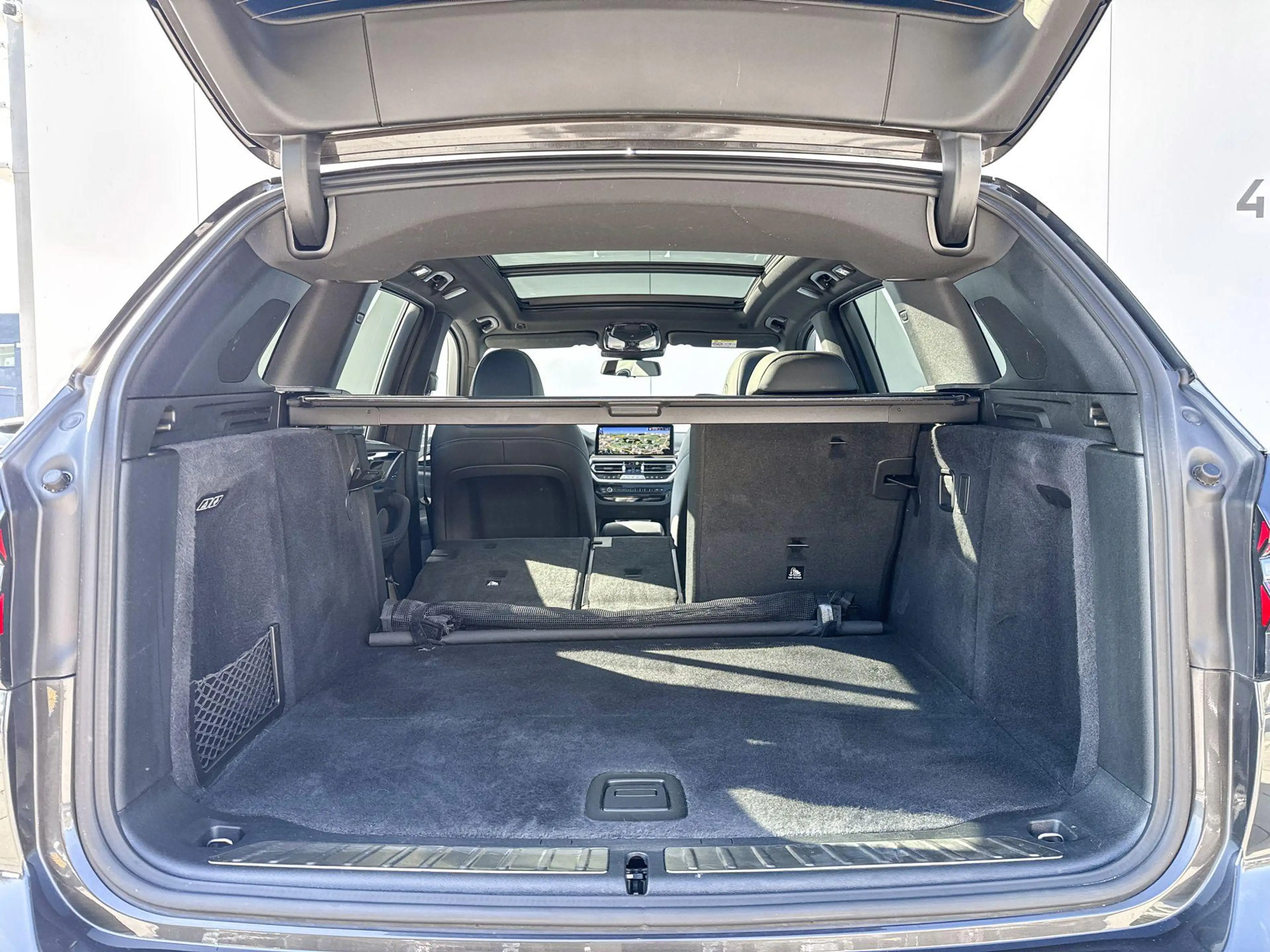 BMW iX3 High Executive / Shadow Line Pack / Driving Assist — photo 10