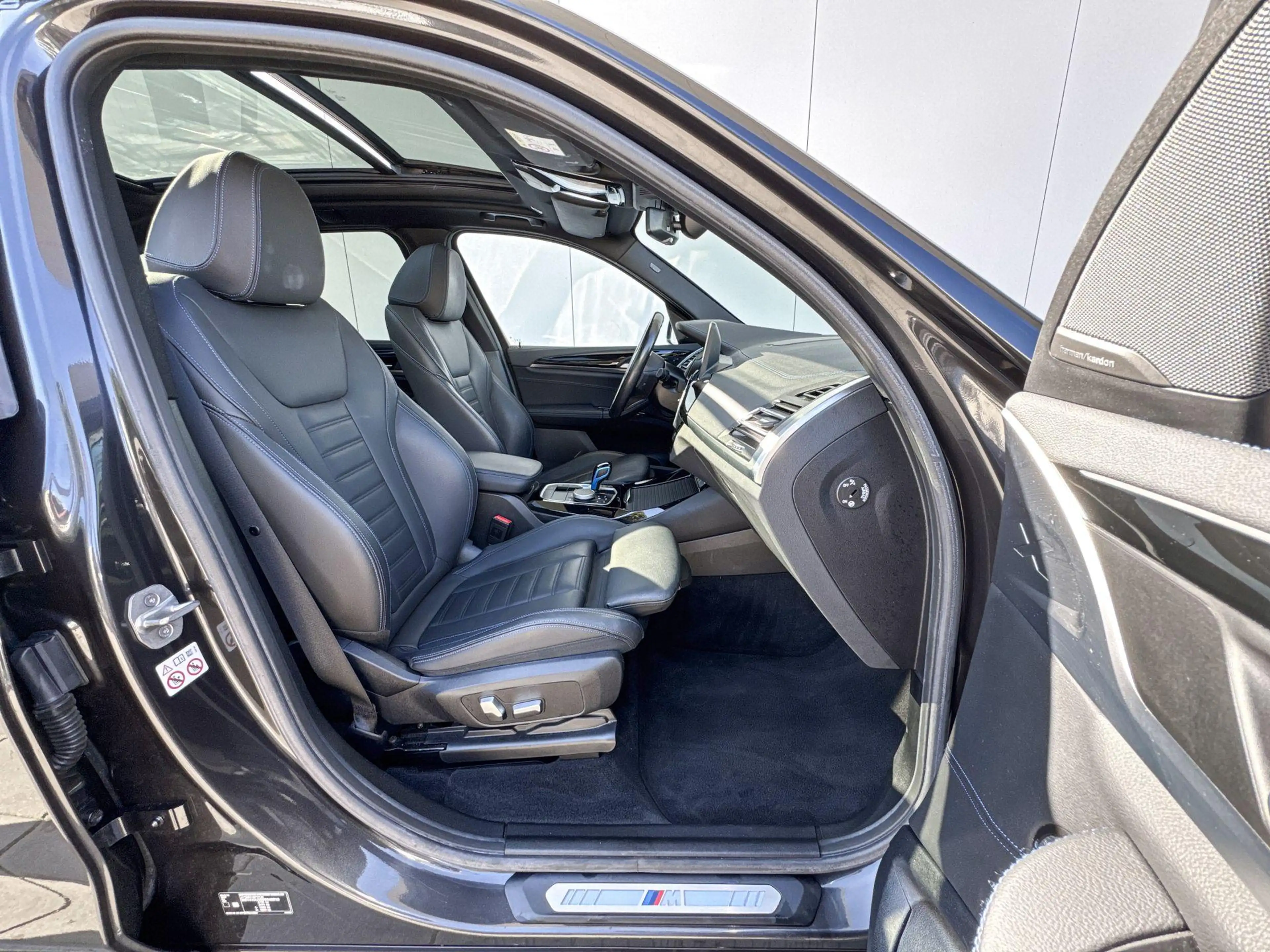 BMW iX3 High Executive / Shadow Line Pack / Driving Assist — photo 6