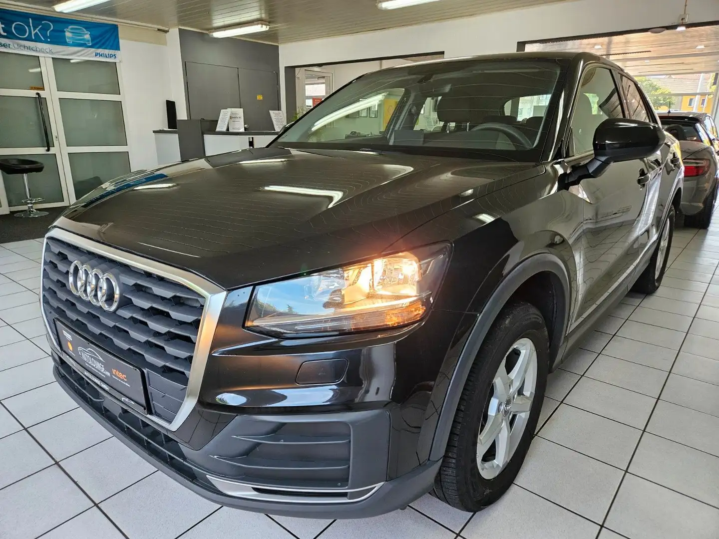 Audi Q2 30 TFSI basis*PDC*Sitzheizung*Star/Stop*Klima Schwarz - 2