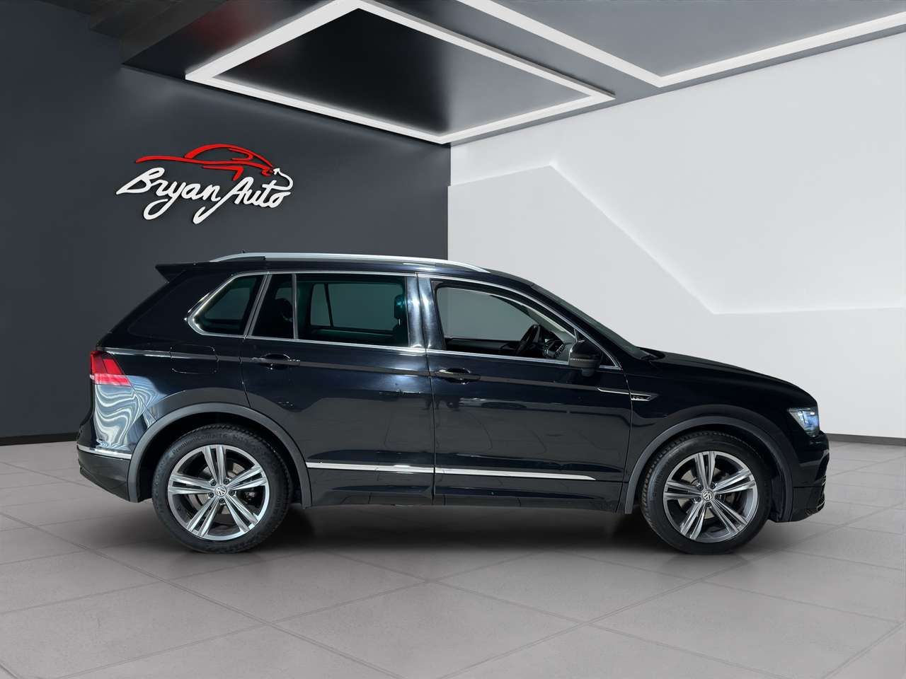 Volkswagen Tiguan 1.6 tdi R-LINE