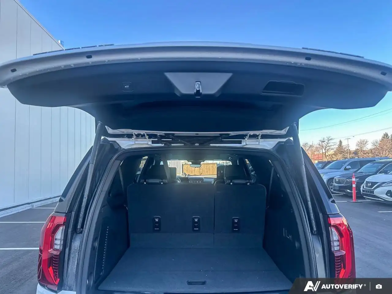GMC Yukon снимка GMC Yukon