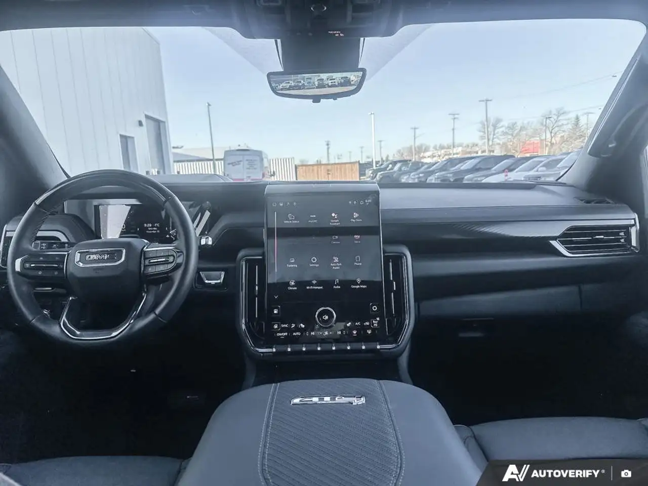 GMC Yukon снимка GMC Yukon