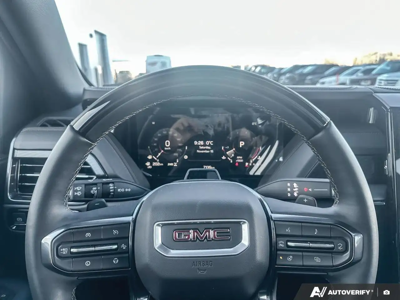 GMC Yukon снимка GMC Yukon