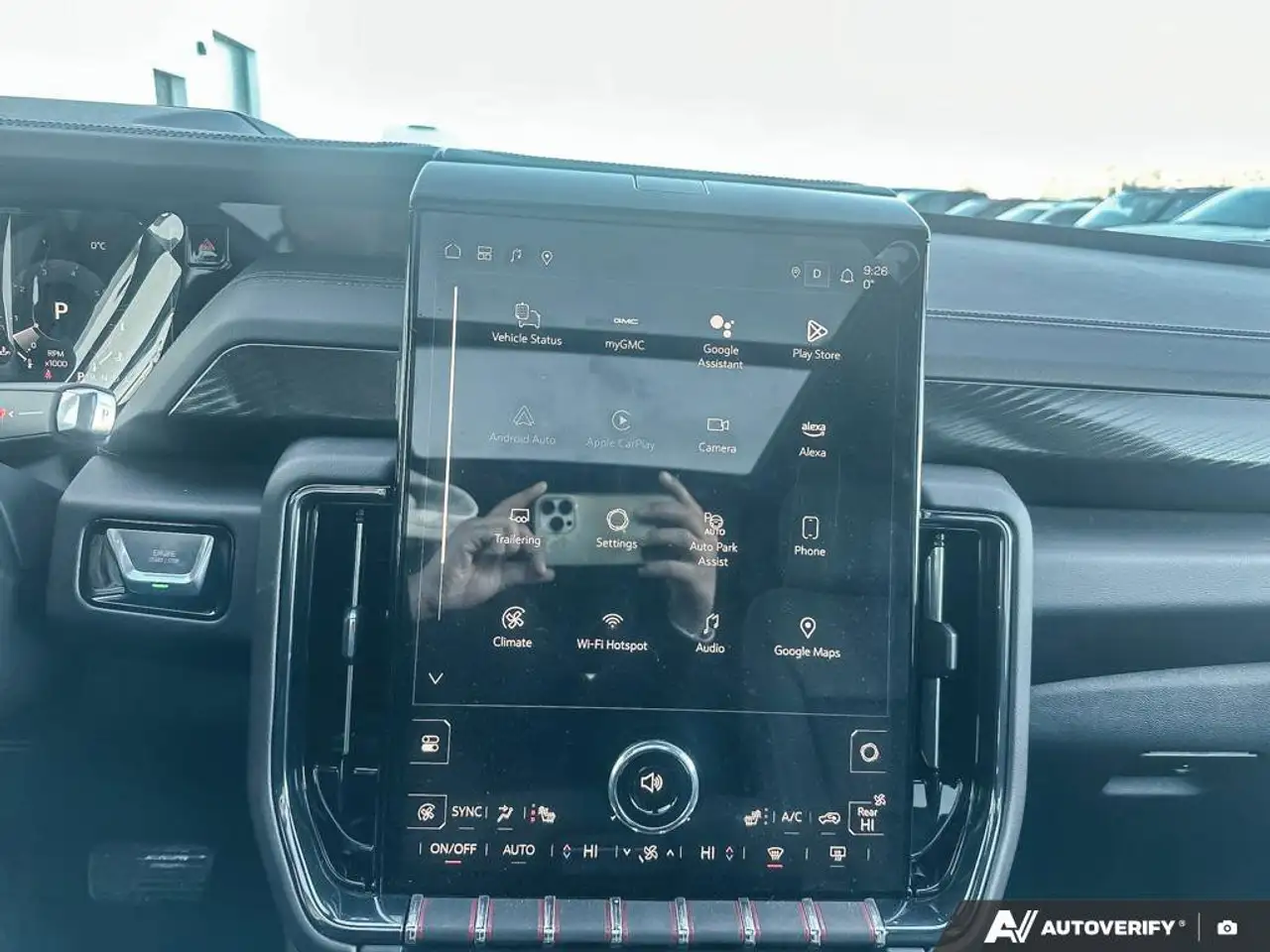 GMC Yukon снимка GMC Yukon