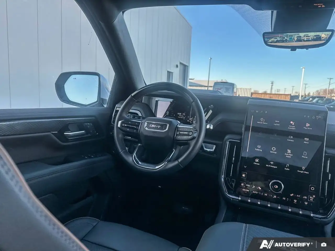 GMC Yukon снимка GMC Yukon