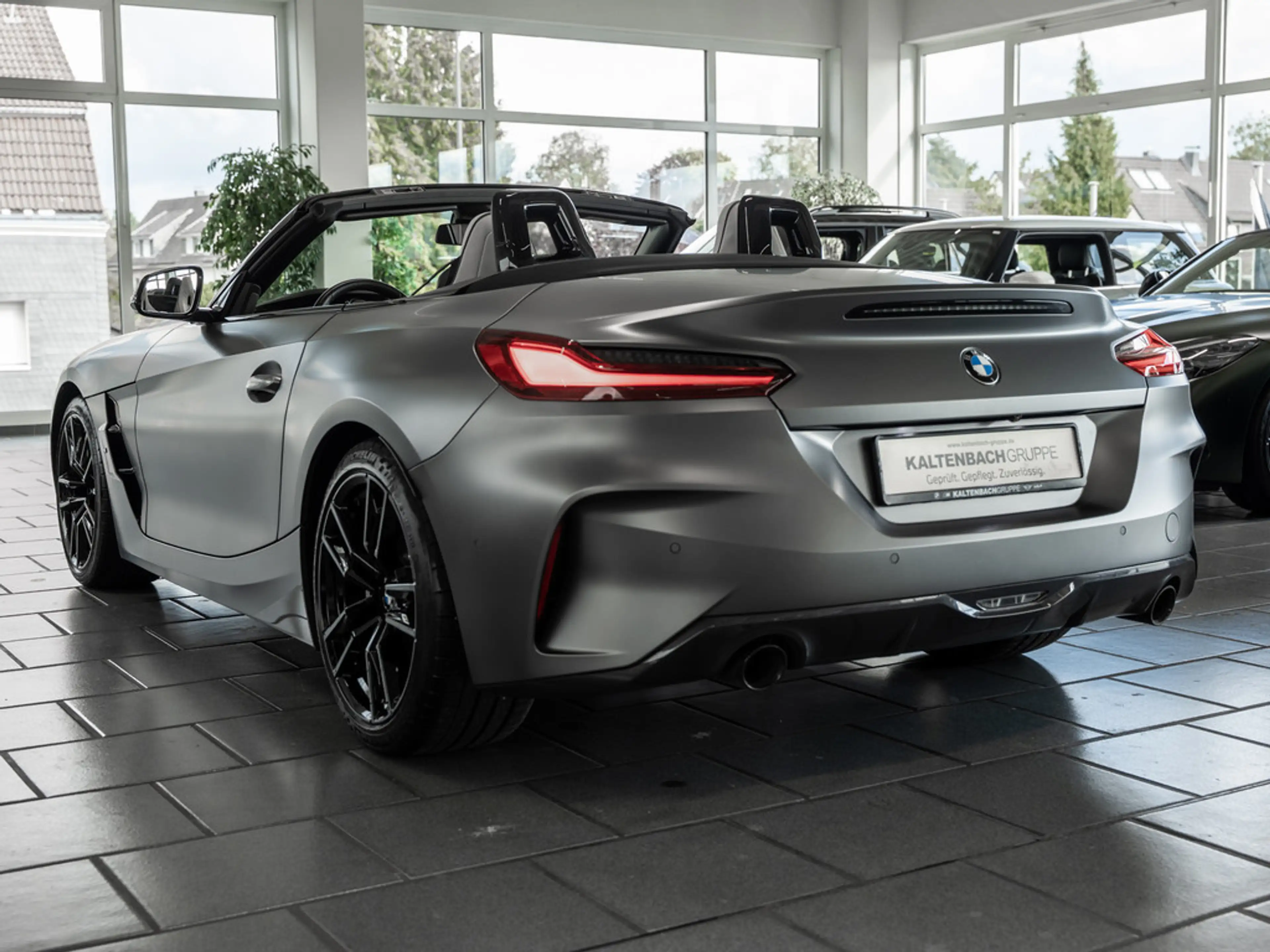 BMW Z4 sDrive 30i HUD LED ACC W-LAN NAVI H/K SHZ — photo 8