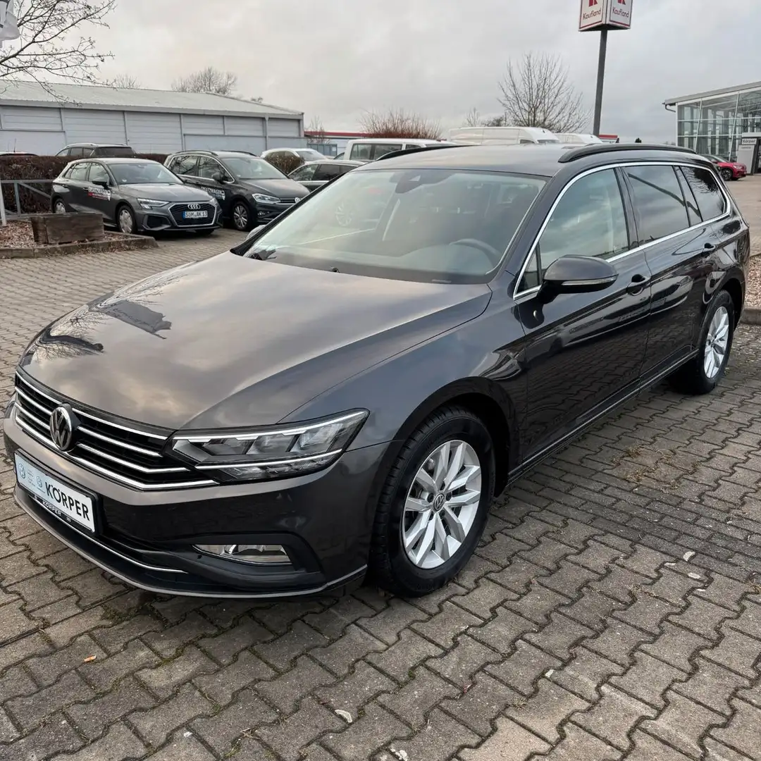 Volkswagen Passat Variant Business 1.5 TSI Grijs - 1