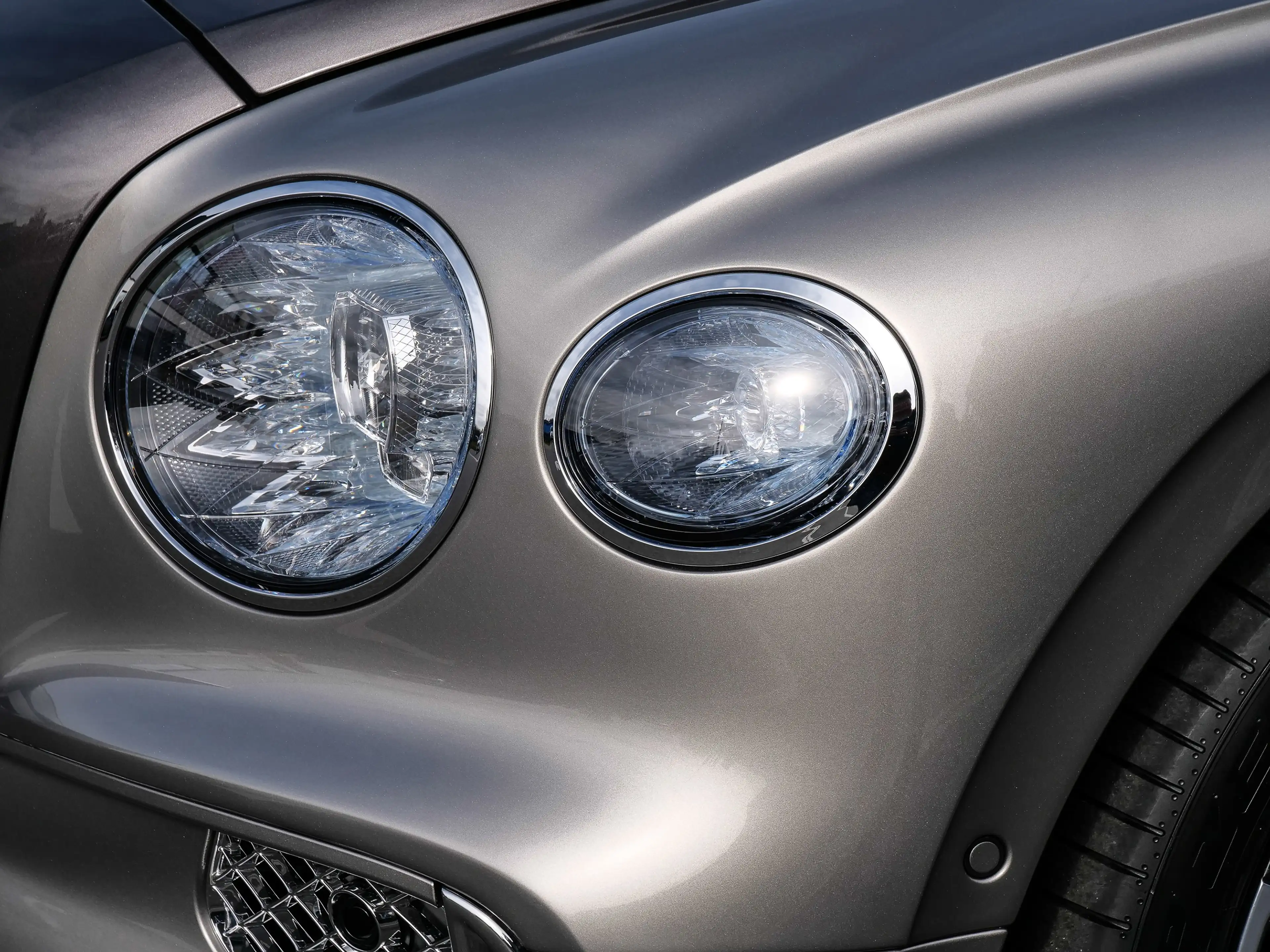 Bentley Flying Spur Mulliner Brodgar over Pale Brodgar — photo 11