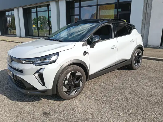 2025 Renault Captur in Grey for sale