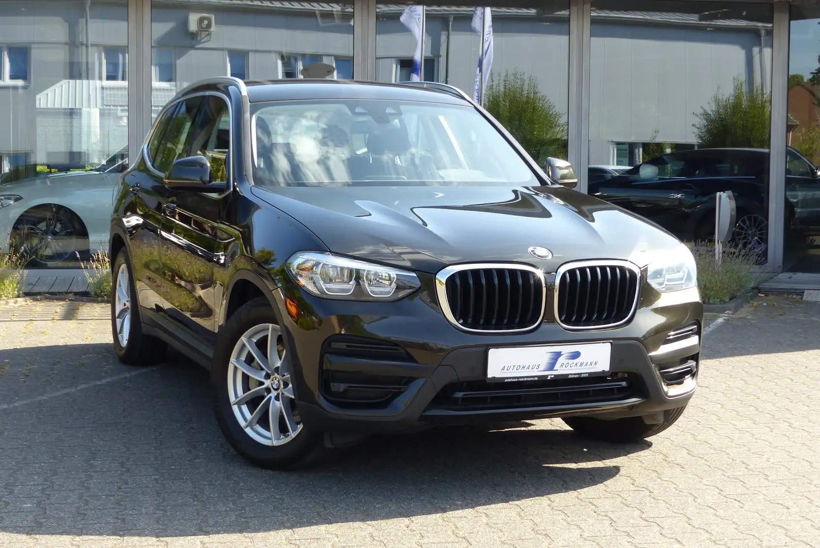 BMW X3 xDrive30i Aut. Allrad Navi AHK PDC LED Tempo Braun - 1
