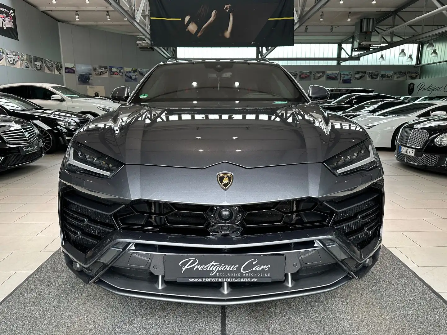 Lamborghini Urus 4.0 V8 23´ Pano ADAS Night B&O Fond StarSky Grau - 1