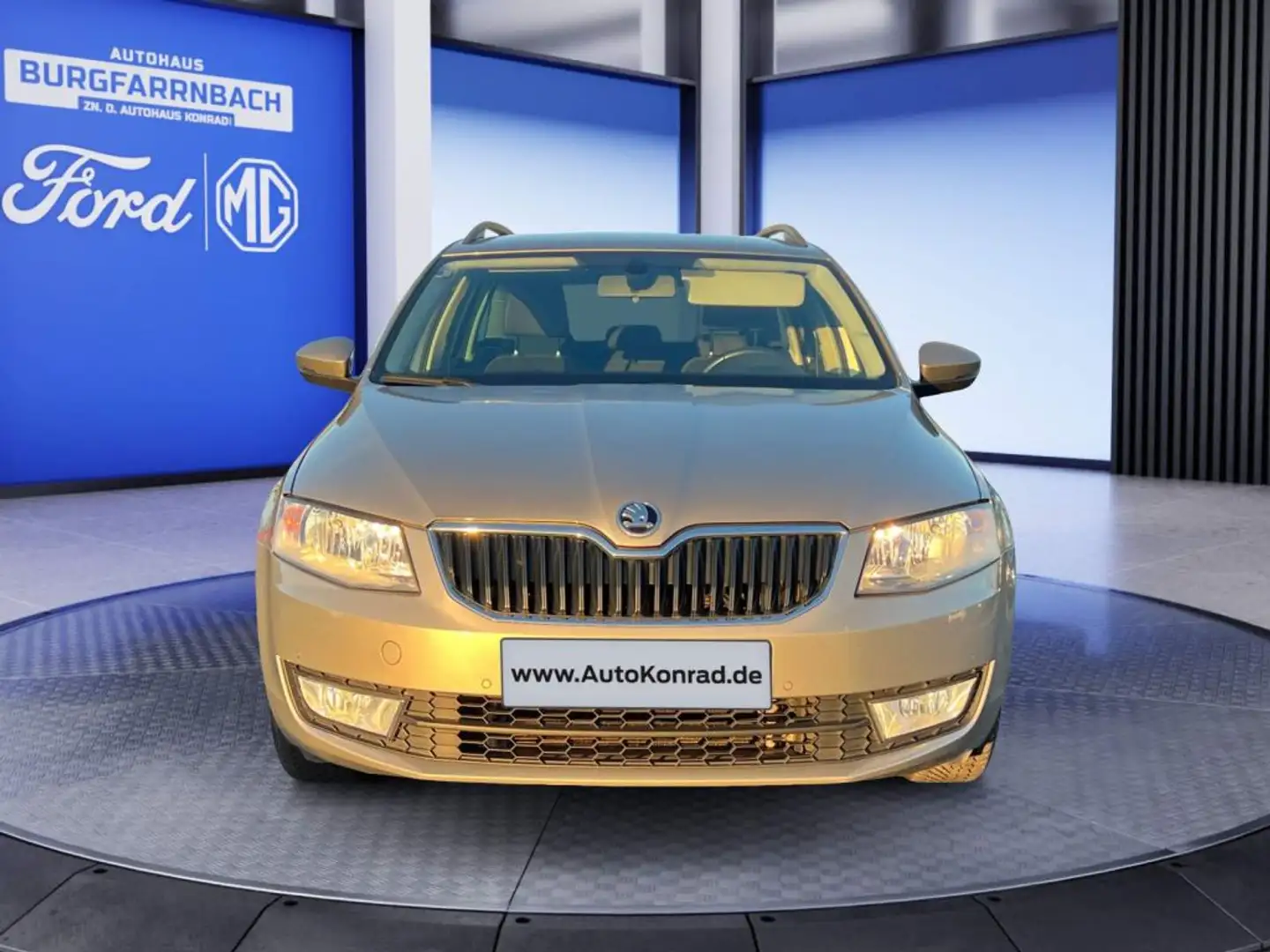Skoda Octavia Combi 1.4 TSI JOY*KAMERA*NAVI*SHZ*KLIMA*AHK*CARPLA Beige - 2