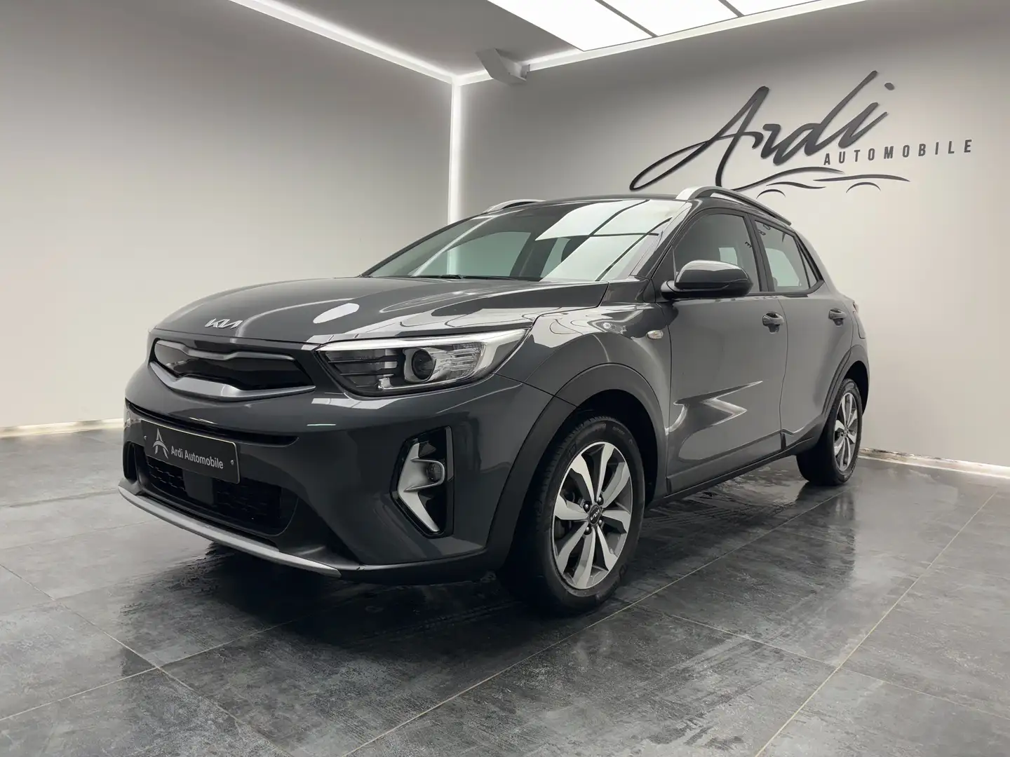 Kia Stonic 1.0 T *CARPLAY*GPS*CAMERA AR*1er PROPRIO*GARANTIE* Gris - 1