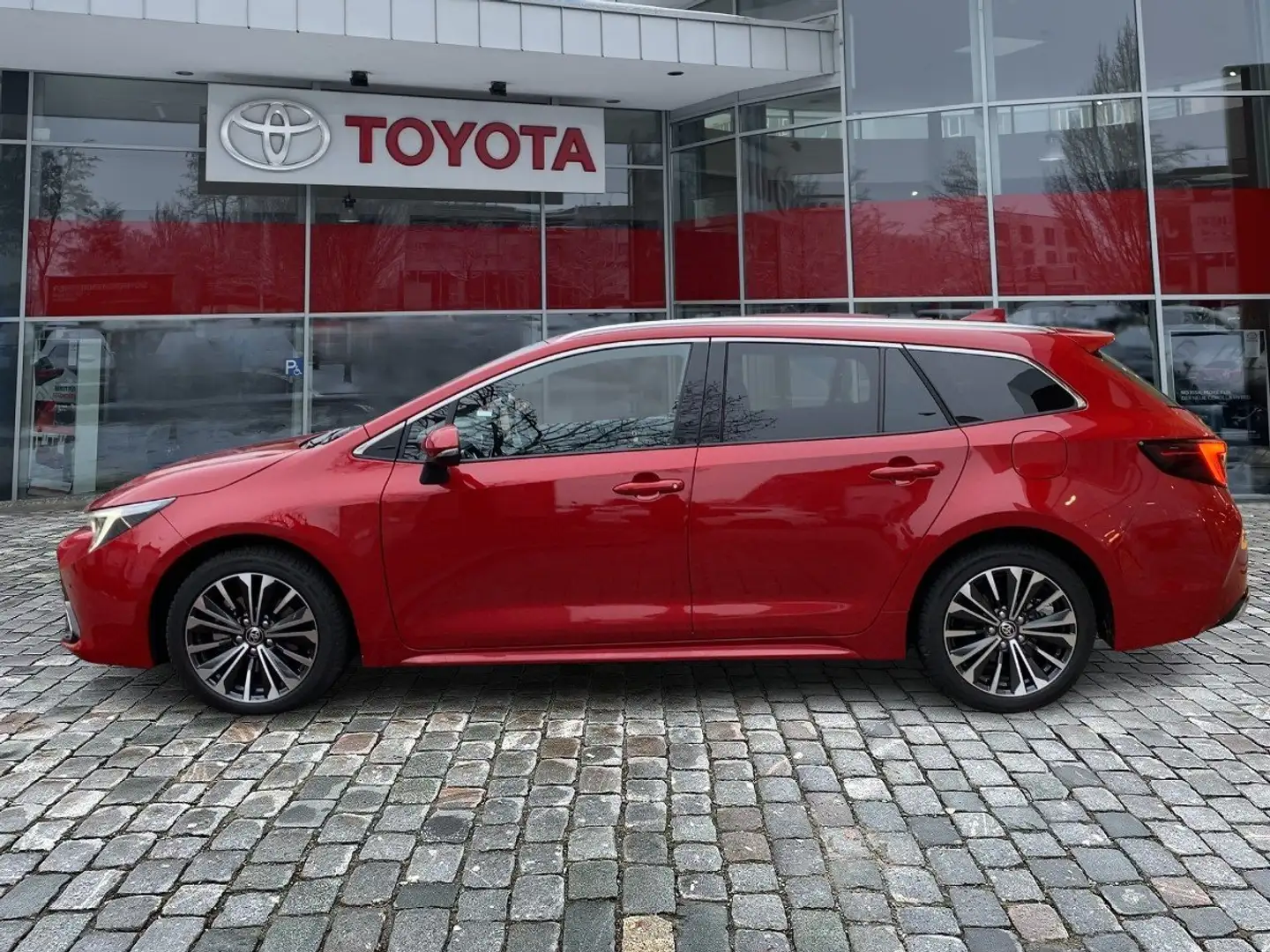 Toyota Corolla Touring Sports 2.0 Team D wenig KM* Top Rot - 2