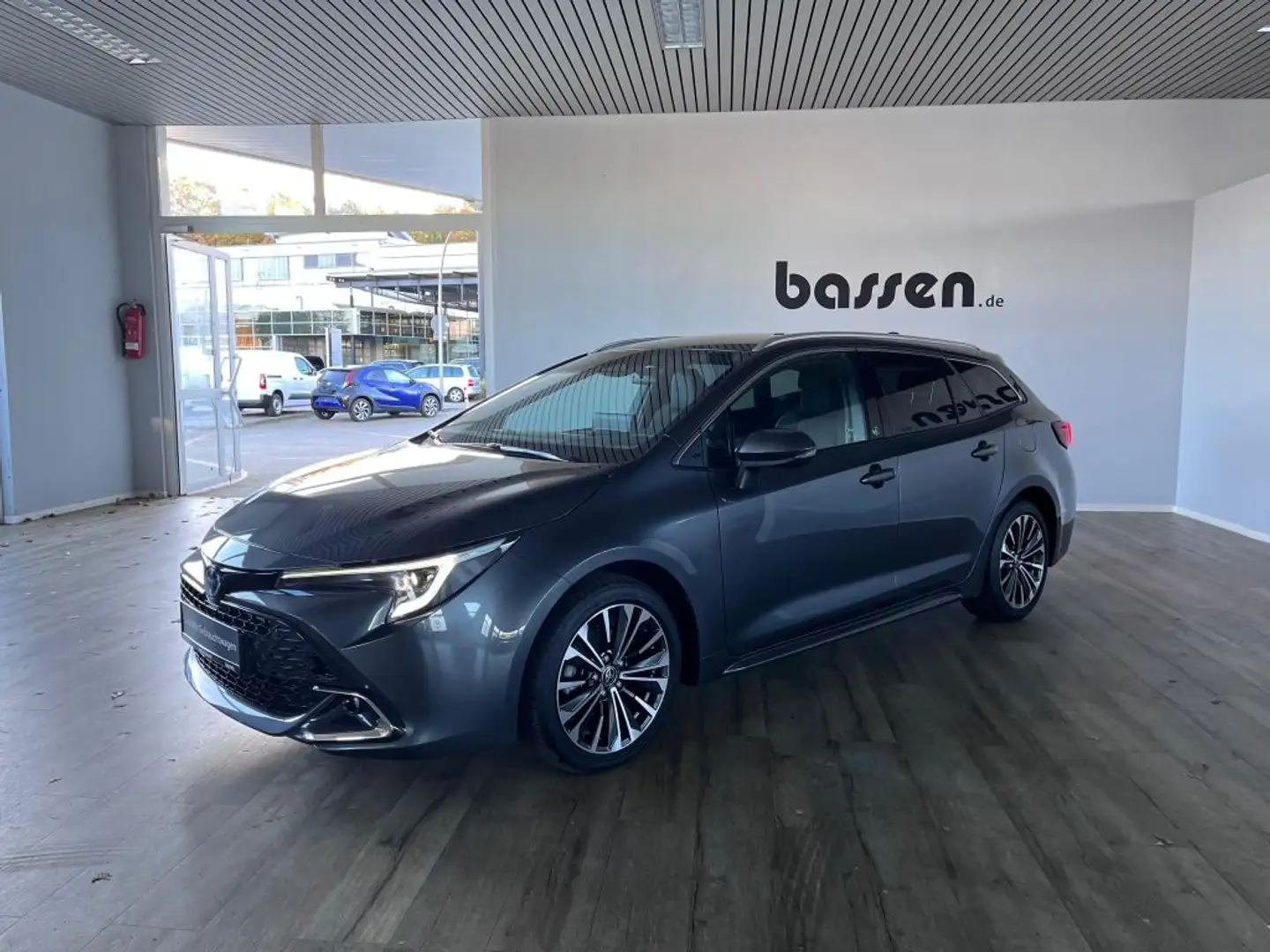 Toyota Corolla 1.8 Hybrid Touring Sports Team Deutschland Gris - 2