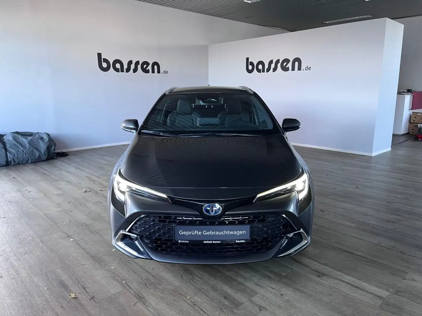 Toyota Corolla 1.8 Hybrid Touring Sports Team Deutschland Gris - 1