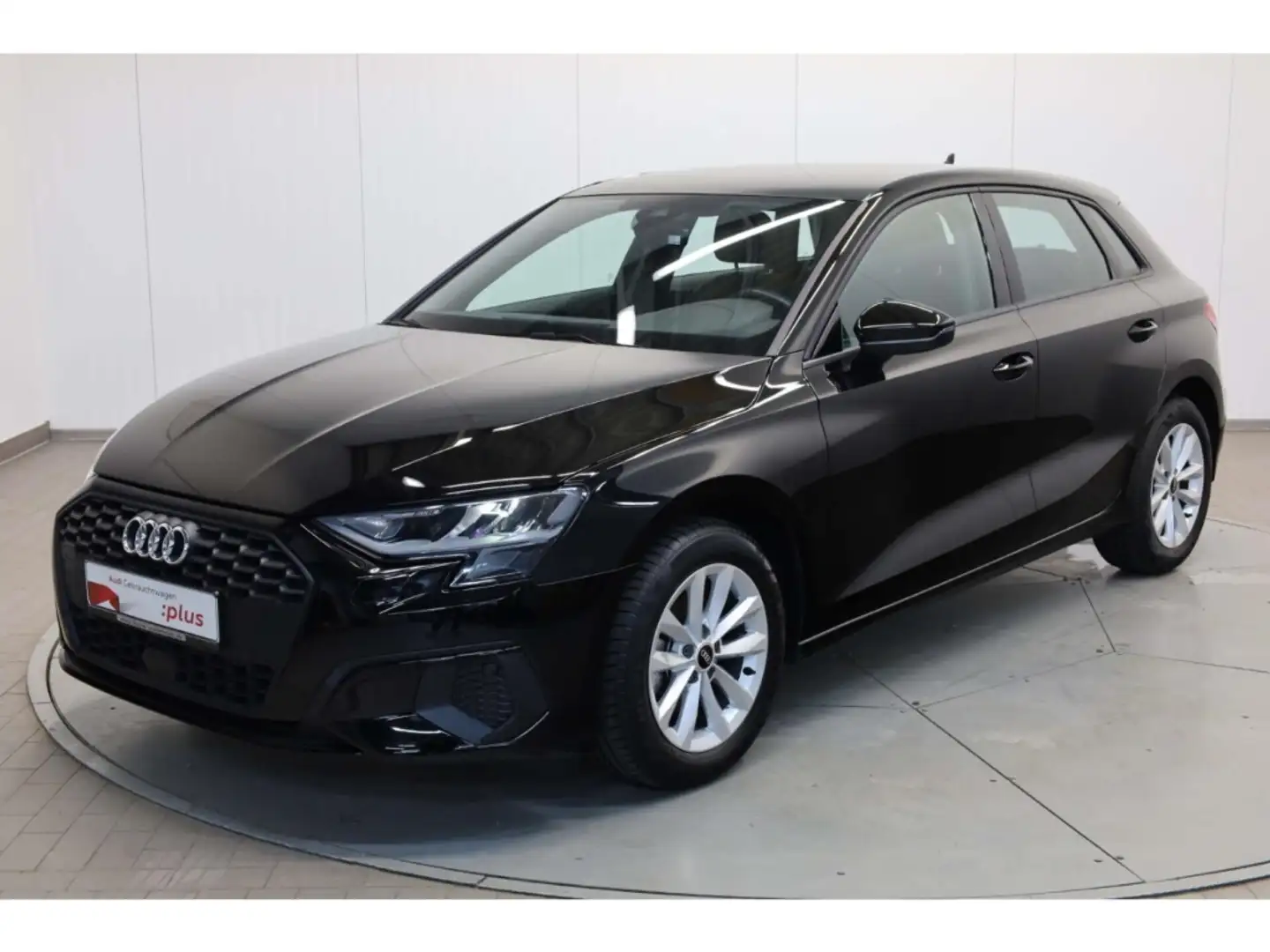 Audi A3 Sportback 30 TFSI Schwarz - 2