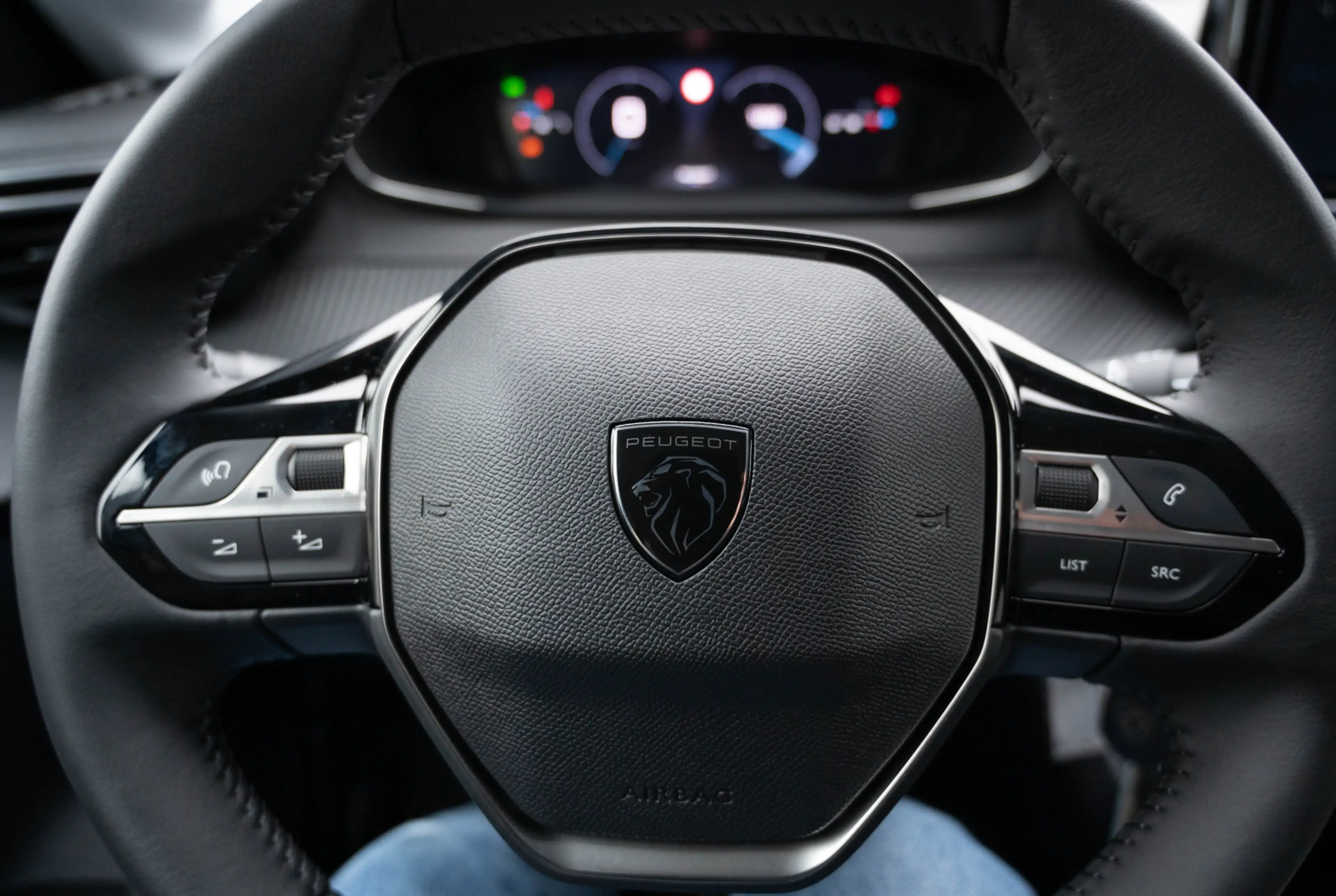 Peugeot 208 ALLURE PureTech 100 PS *DRIVE-ASSIST*NAVI* — photo 13