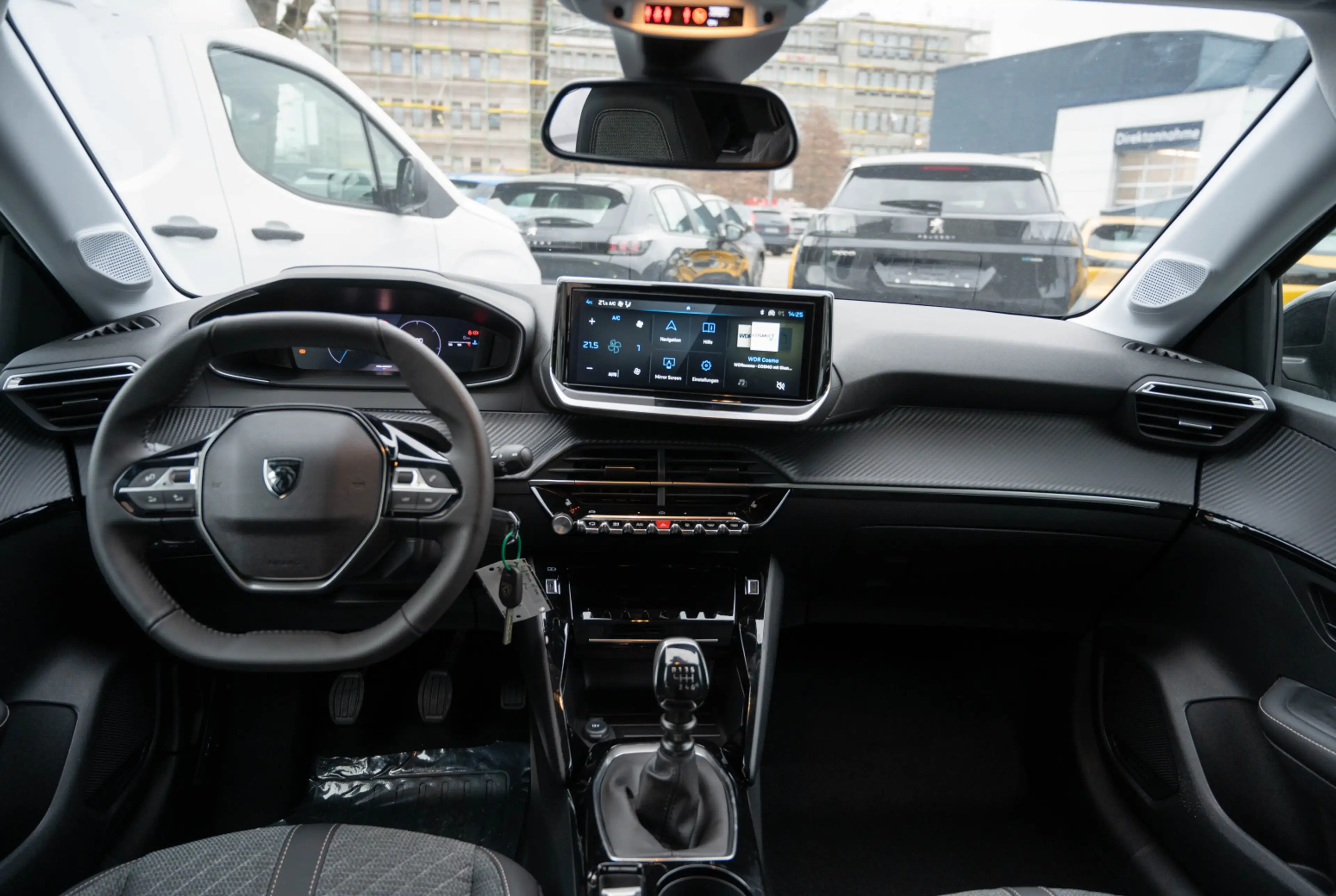 Peugeot 208 ALLURE PureTech 100 PS *DRIVE-ASSIST*NAVI* — photo 5