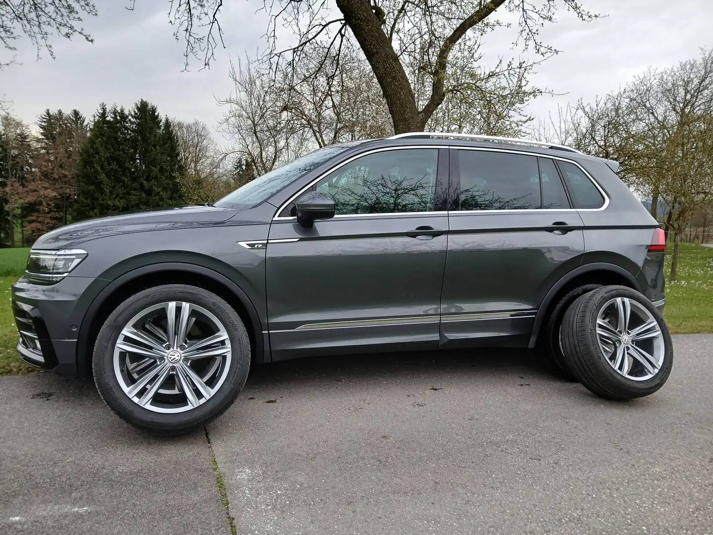 Volkswagen Tiguan Tiguan 1,4 TSI ACT Comfortline Comfortline Grau - 2