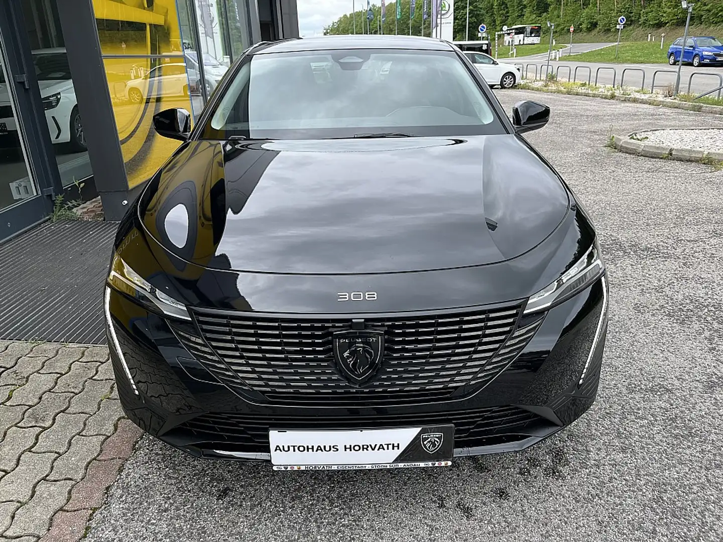 Peugeot 308 SW Hybrid 145 e-DSC6 Allure Schwarz - 2