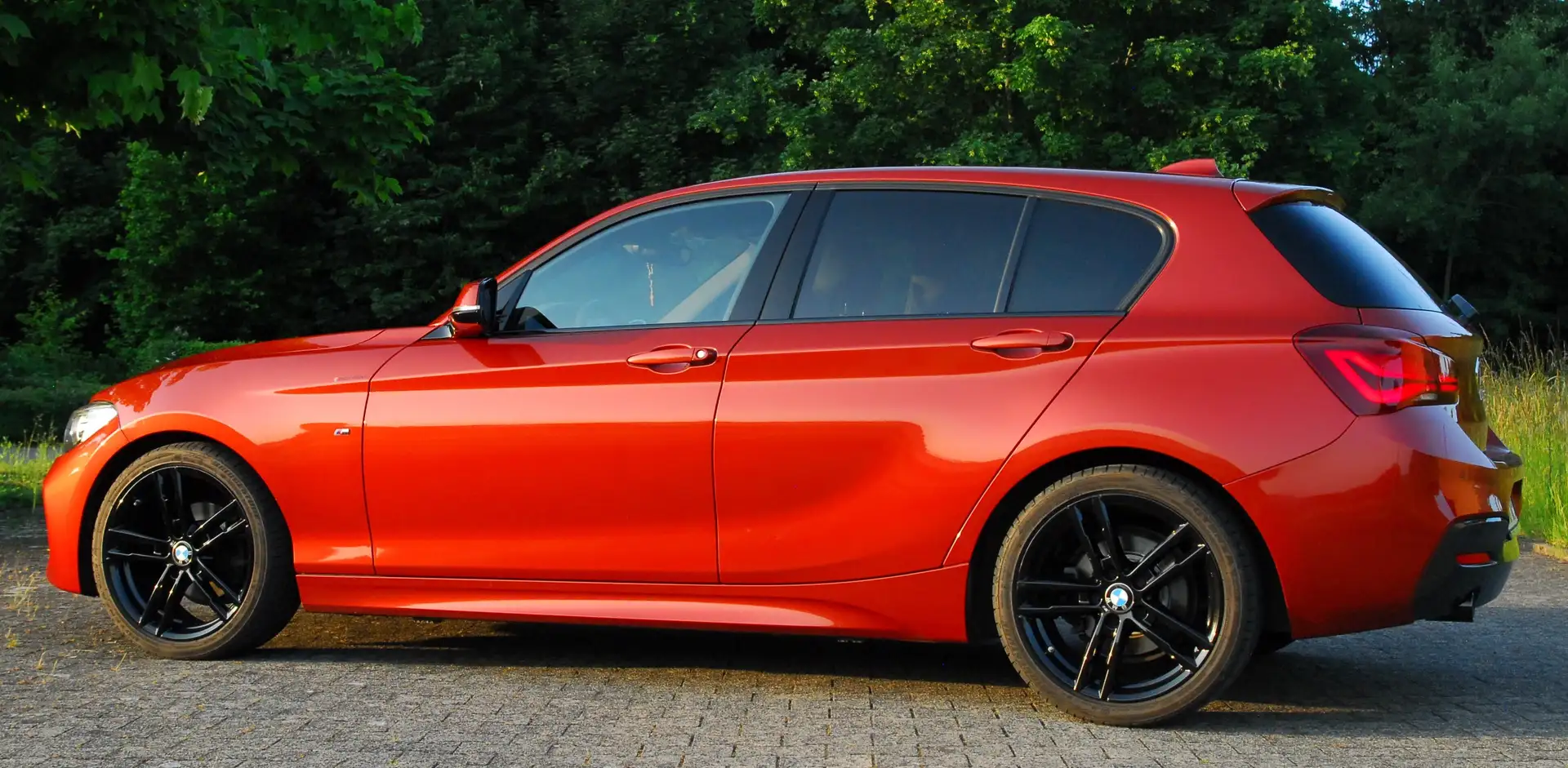 BMW 118 118iM Sport Orange - 2