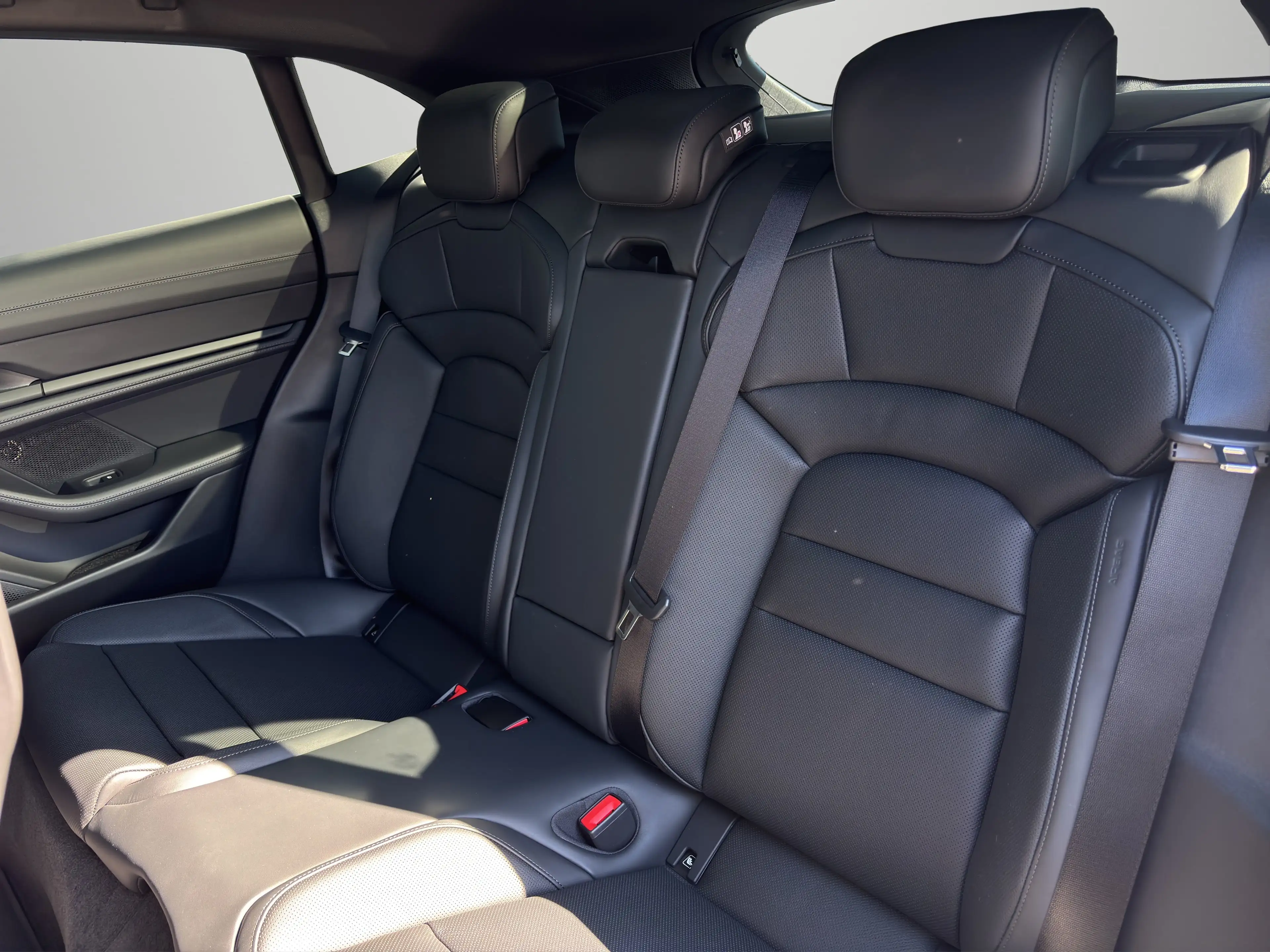 Porsche Taycan 4S Sport Turismo Black Edition |InnoDrive — photo 12