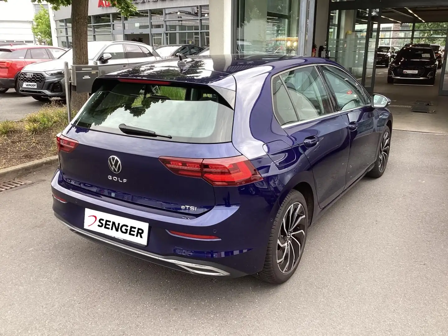 Volkswagen Golf VIII 1.5 eTSI Style DSG Nav Matrix PDC APP Blau - 2