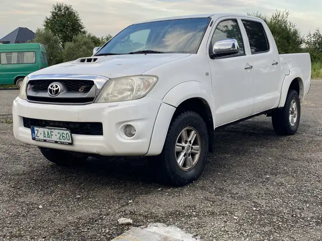 Toyota Hilux 4x4 Double Cab Automatic Climatise avons 2 choix