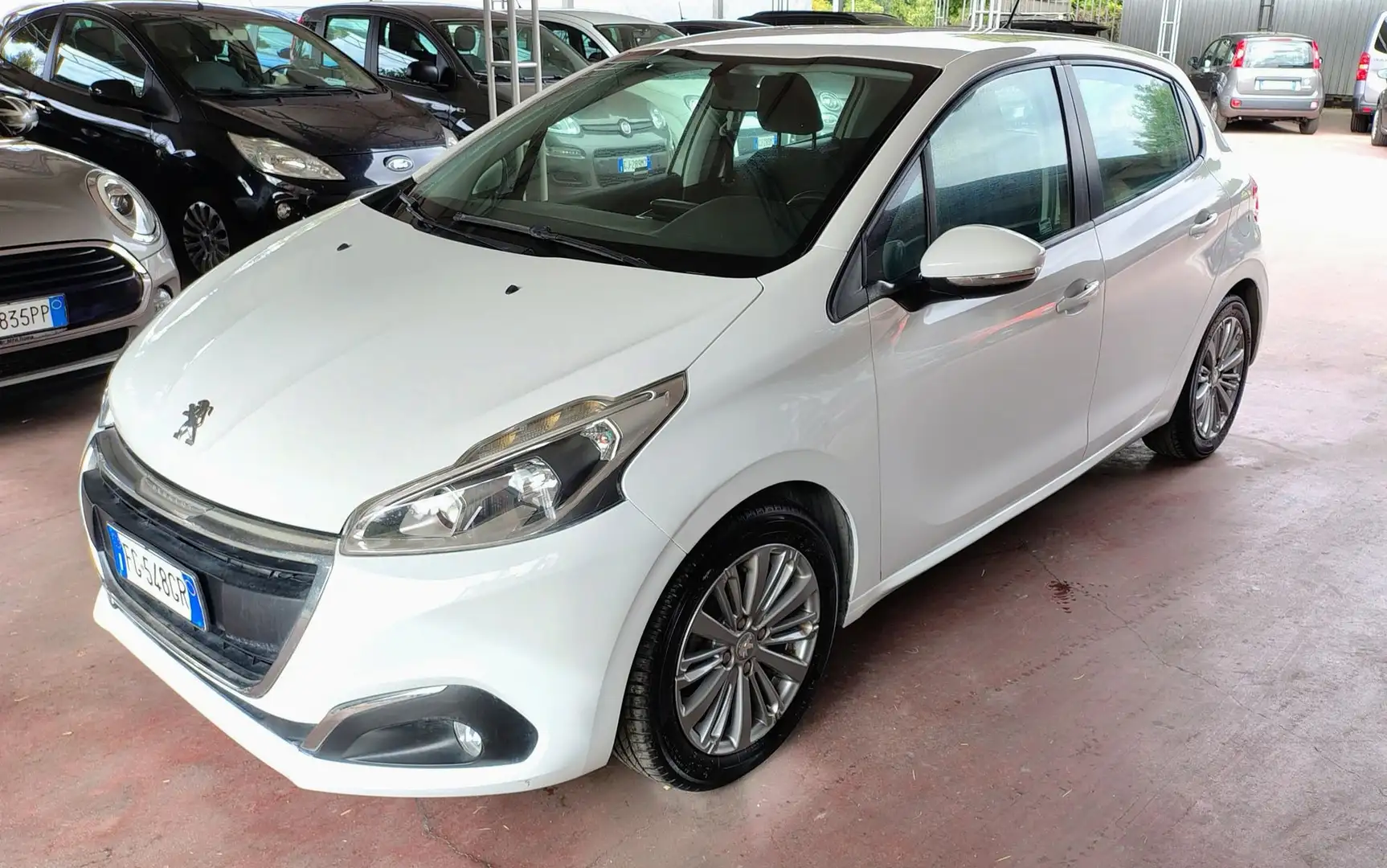 Peugeot 208 PureTech 82 5 porte Active Blanc - 1
