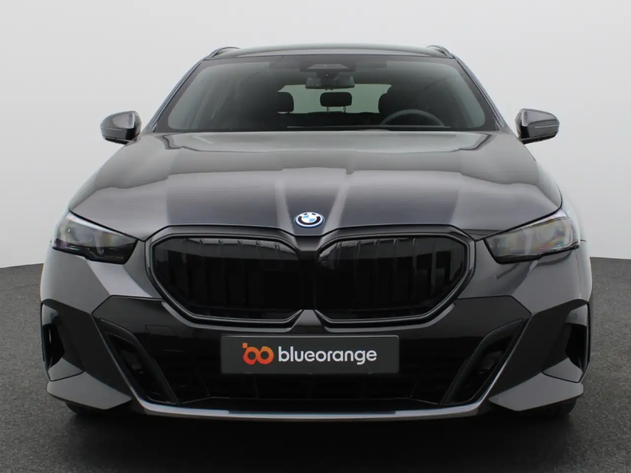 BMW 530 e xDrive M Sport Touring HUD AHK Pano Navi 8