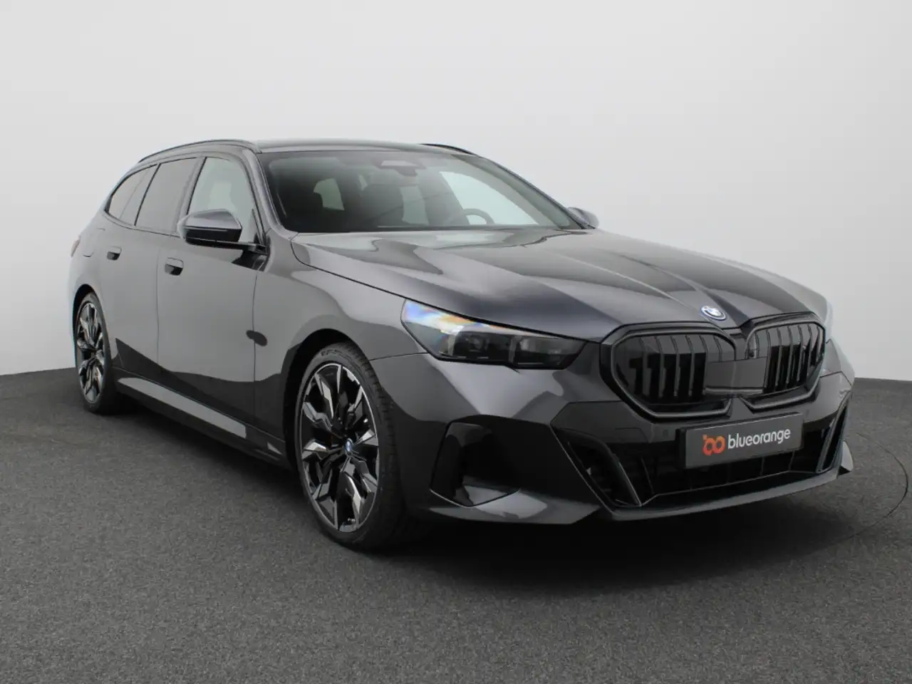 BMW 530 e xDrive M Sport Touring HUD AHK Pano Navi 2