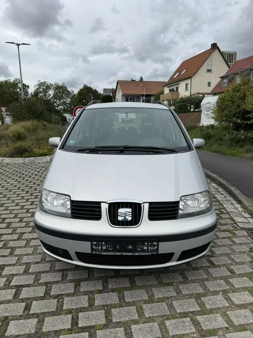 SEAT Alhambra 2.0 Casa II Silber - 2