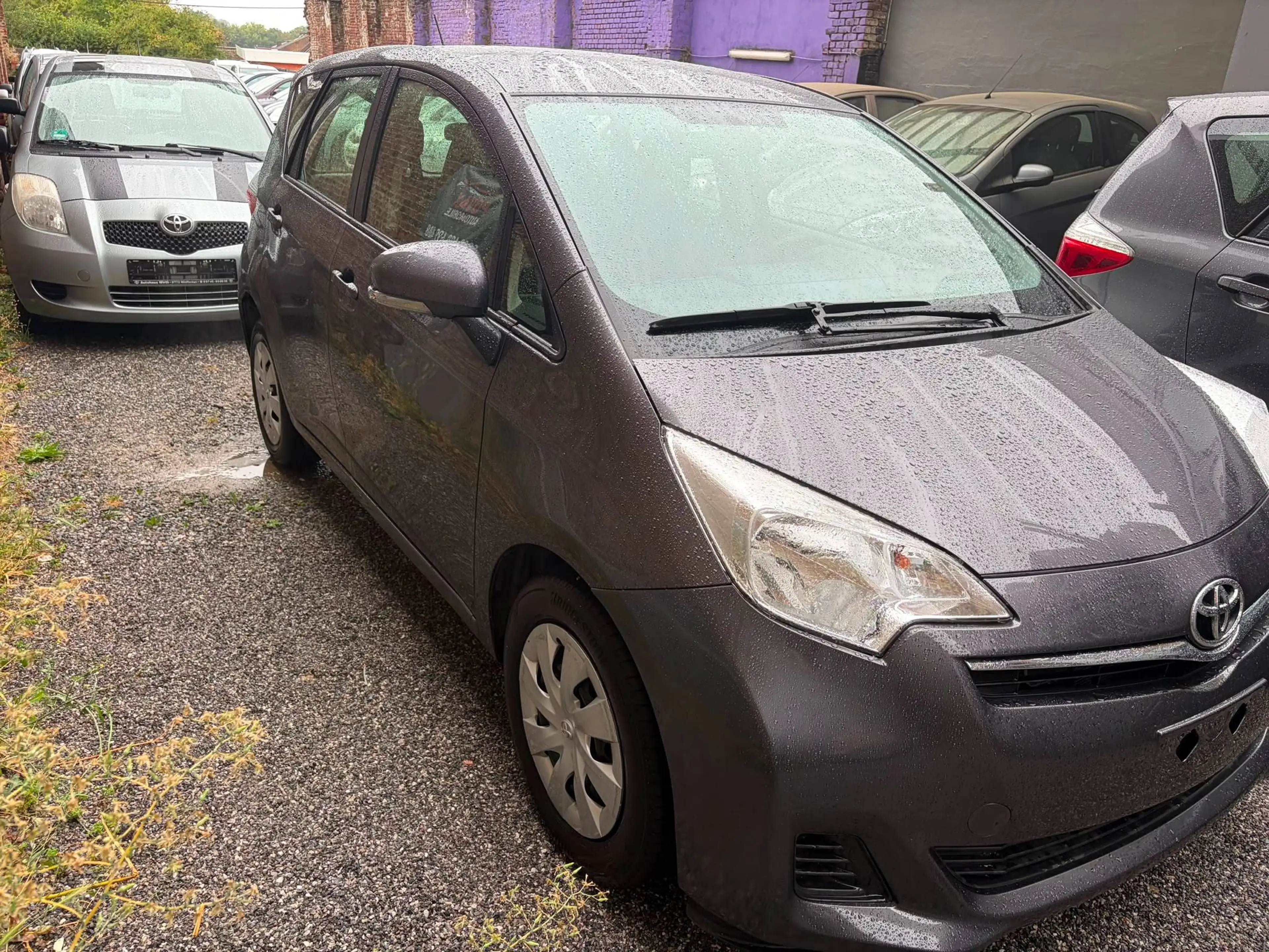Toyota Verso-S Verso S 1.33 VVT-i 41000 km prêt à immatriculé — photo 2