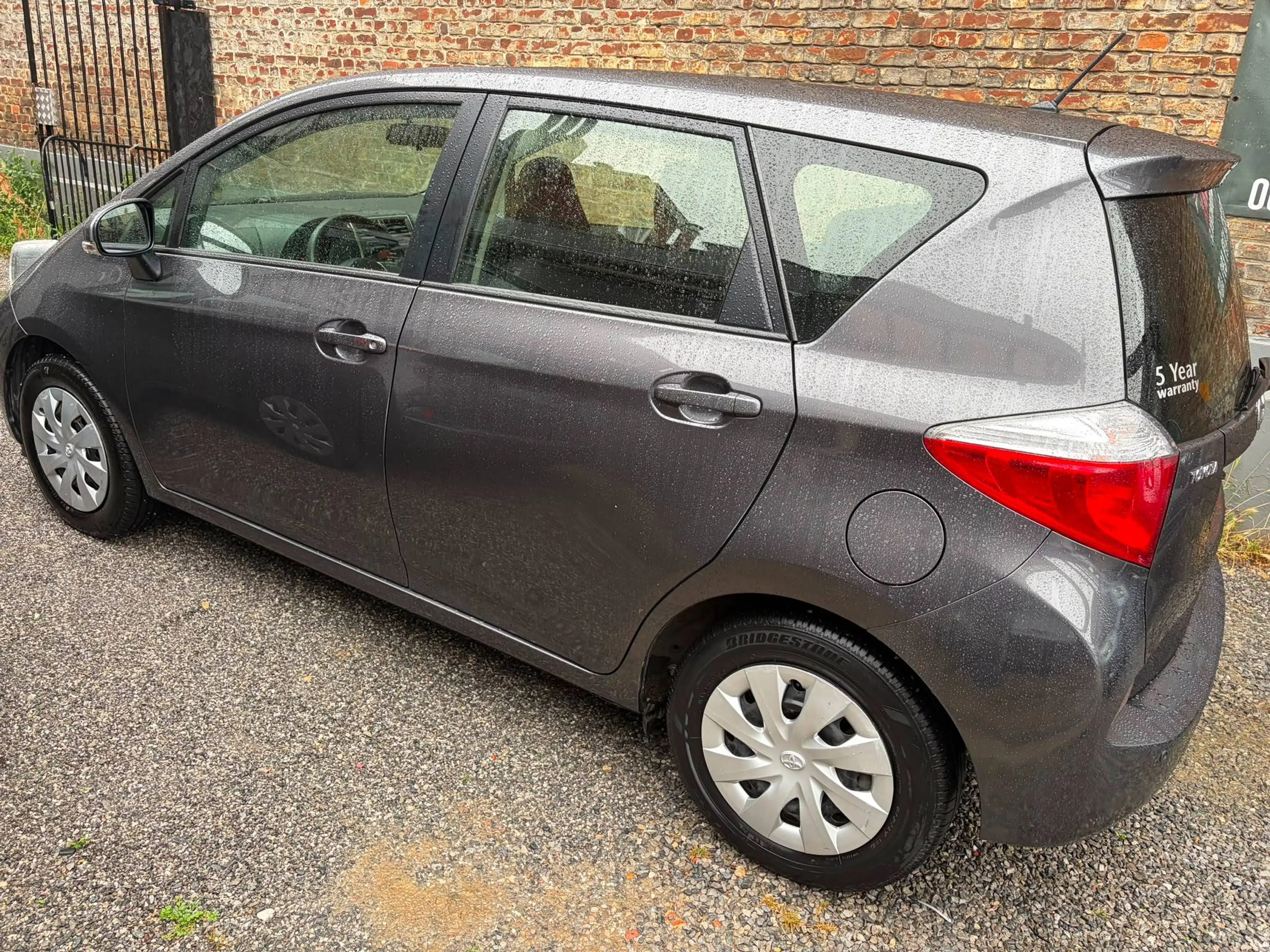 Toyota Verso-S Verso S 1.33 VVT-i 41000 km prêt à immatriculé — photo 3