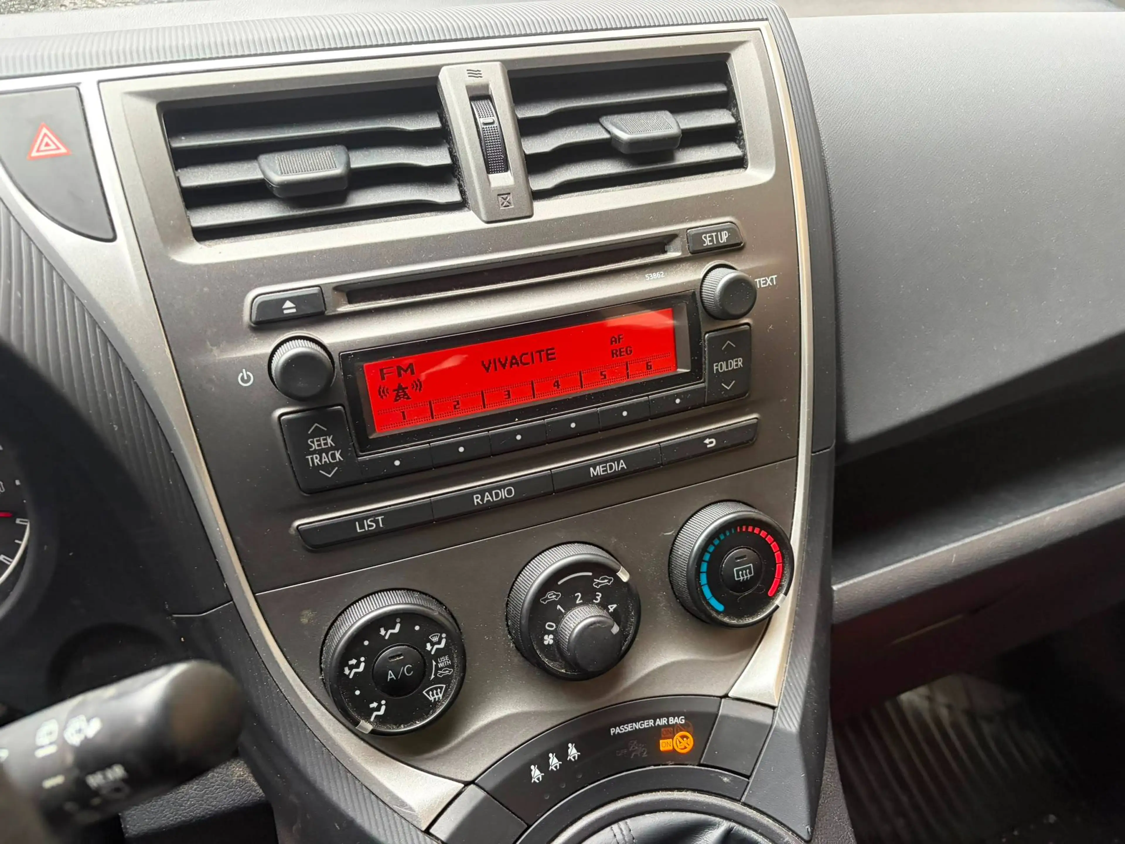 Toyota Verso-S Verso S 1.33 VVT-i 41000 km prêt à immatriculé — photo 8